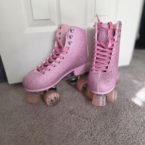 Womens Sparkle Pink Quad Roller Skates - Fashionable Retro Style